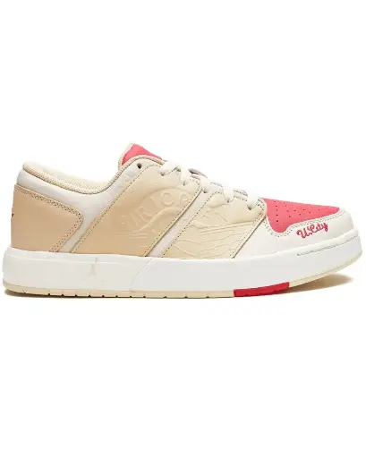 Jordan Nu Retro 1 Low
Jayson Tatum U. City